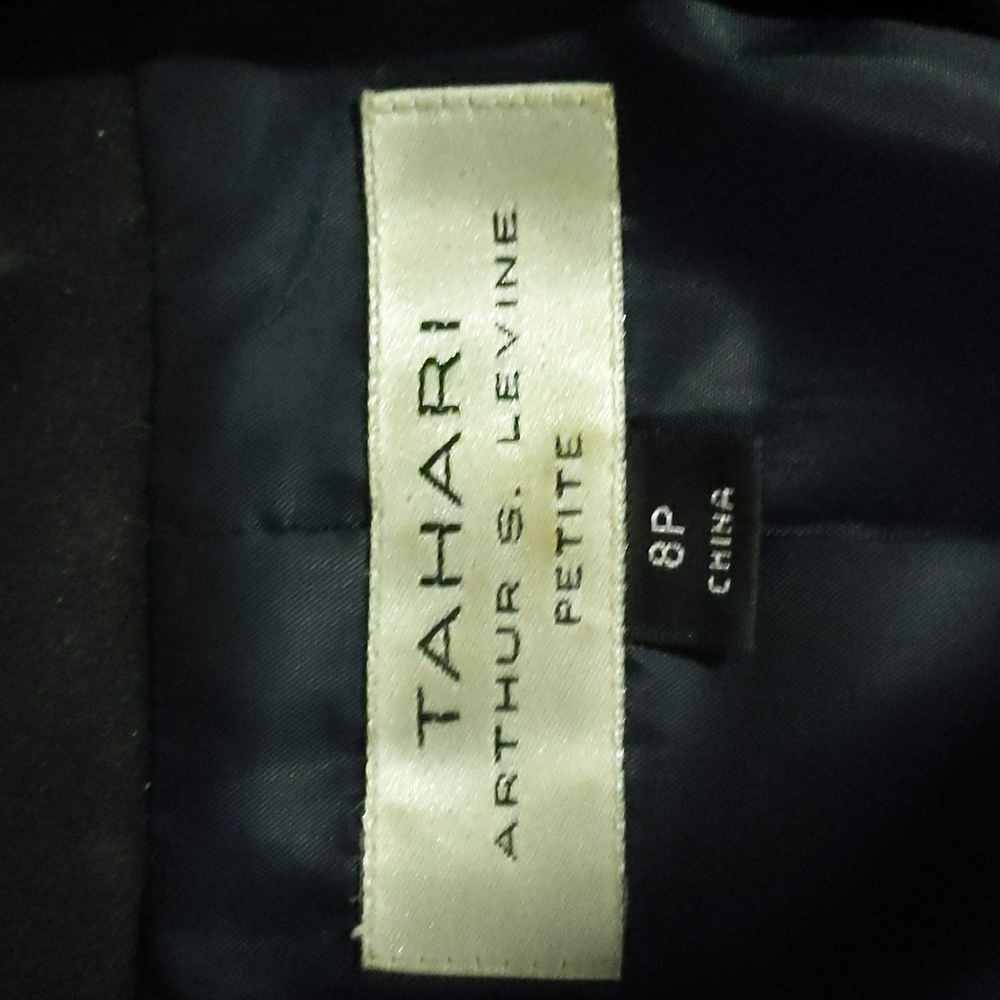 Tahari, 8P, Navy blue blazer, metal closure - Picture 3 of 6